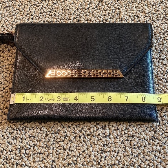 Stella and Dot Rose Gold & Black Clutch/Wristlet Envelope Bag in EUC - Picture 7 of 10